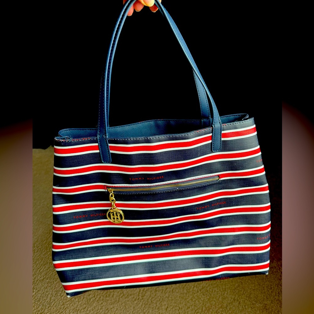 Tommy Hilfiger medium bag